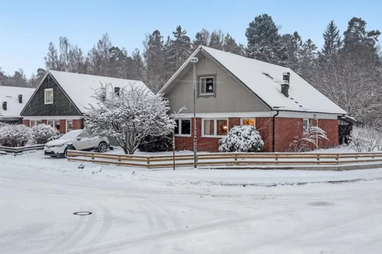 Bygge Altandäck. Haninge Mårtensberg