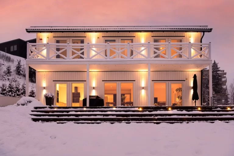 Bygge trädäck. Haninge Lissma